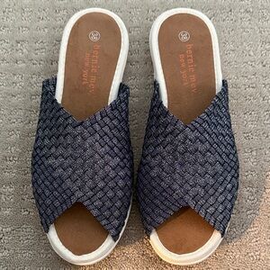 Bernie mev. Women's Blue Slip-On Sandals 38